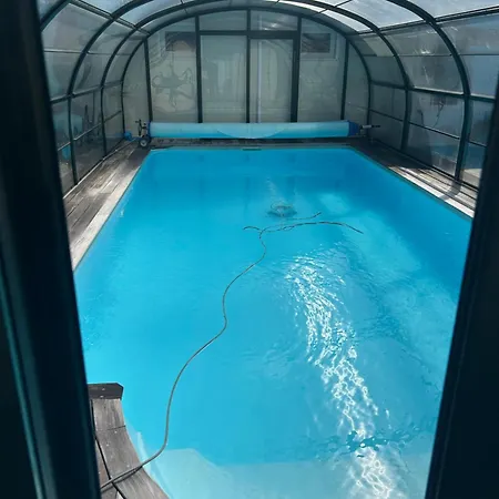 Sauna Piscine 別荘 *